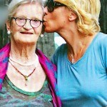 Maria De Filippi insieme a mamma Pina